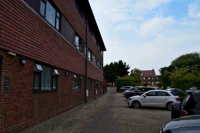 1 Bedroom Flat To Rent In Vinage Court, Cambridge Road, SG11
