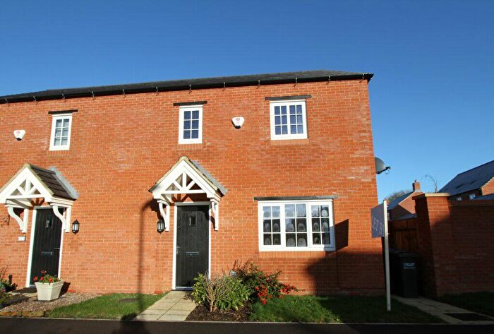 3 Bedroom Semi-Detached House To Rent In Parsons Piece, Banbury, Oxon, OX16