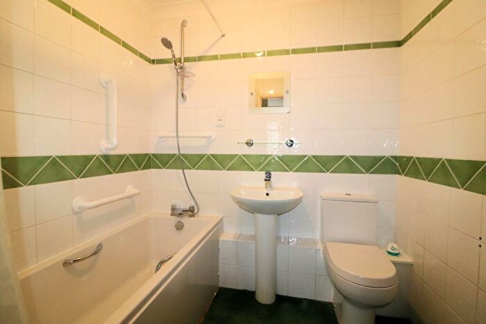 1 Bedroom Flat For Sale In Knights Court, The Nursery, Erith, DA8