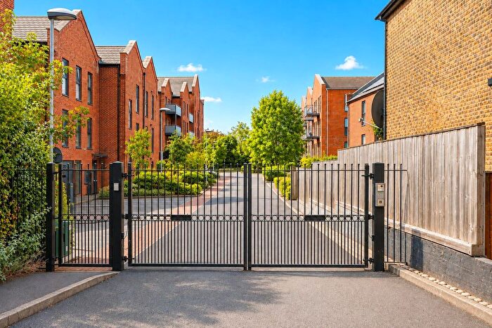 2 Bedroom Flat For Sale In Otter Way, West Drayton, UB7