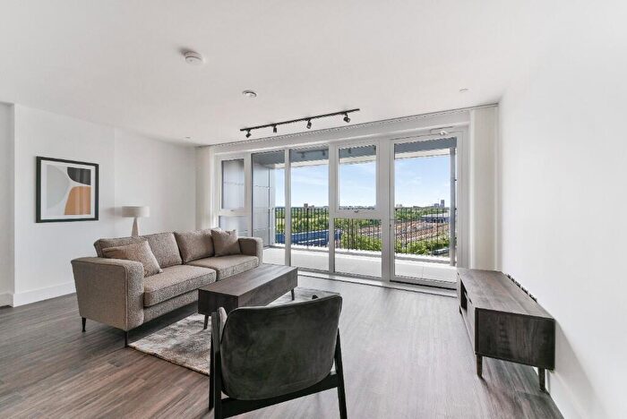 3 Bedroom Flat To Rent In Mitre Yard, Scrubs Lane, NW10