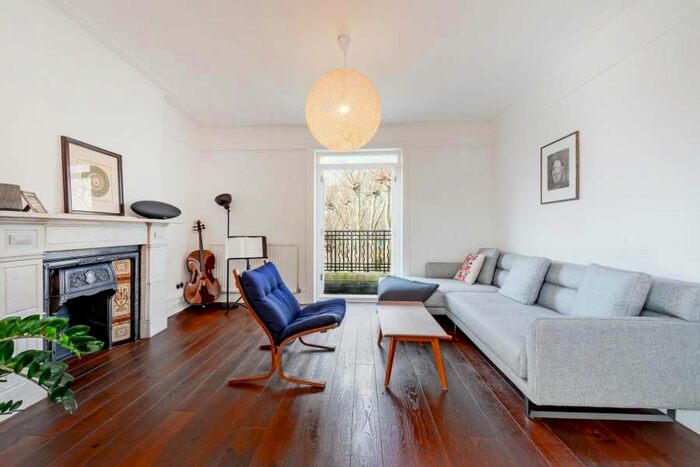 2 Bedroom Flat To Rent In Leith Mansions, Maida Vale, W9