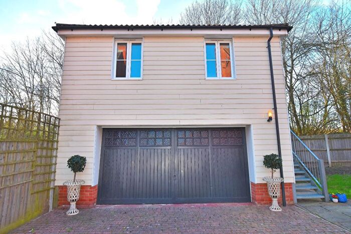 Studio To Rent In Perry Road, Flitch Green, Dunmow, CM6