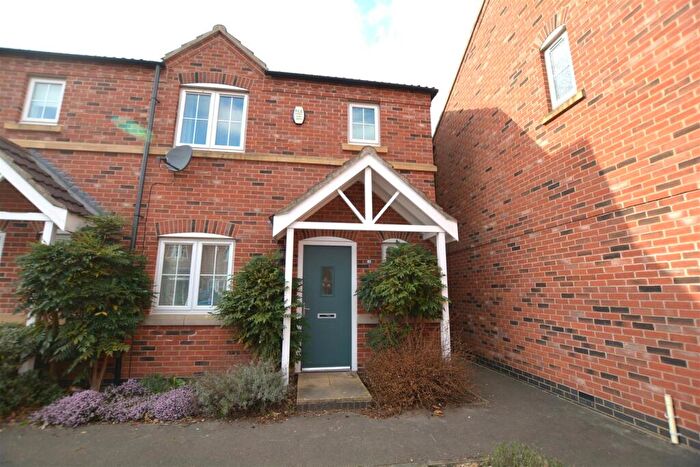 3 Bedroom End Of Terrace House To Rent In Spire Gardens, Newark, NG24