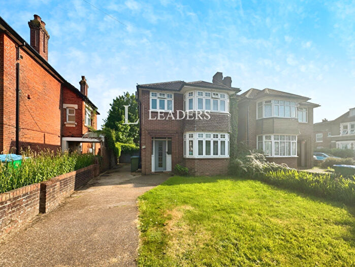 3 Bedroom Semi-Detached House To Rent In Howard Road, Southampton, SO15