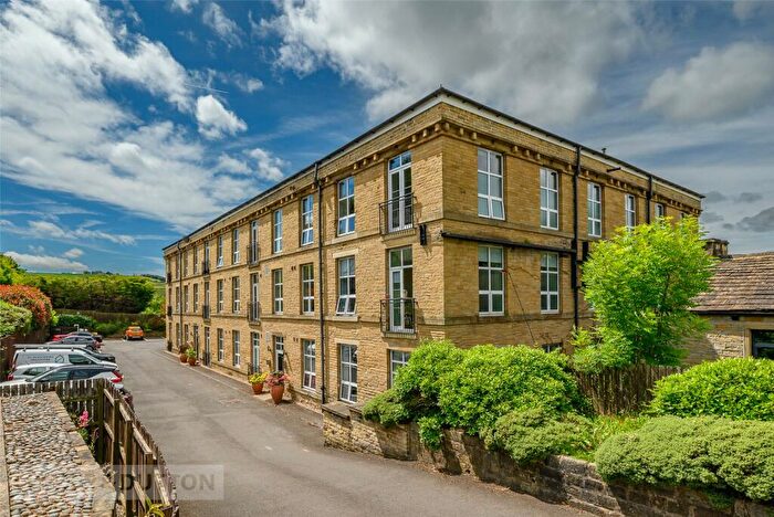 2 Bedroom Apartment For Sale In Gratrix Lane, Sowerby Bridge, West Yorkshire, HX6