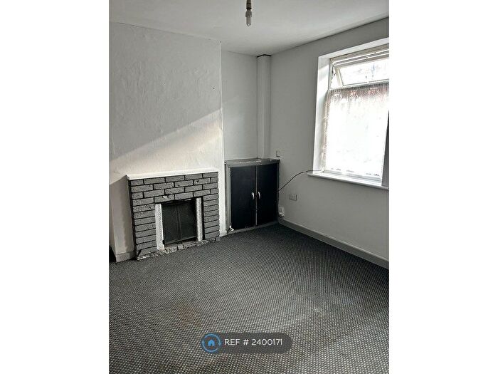 2 Bedroom Terraced House To Rent In High Street, Gainsborough, DN21