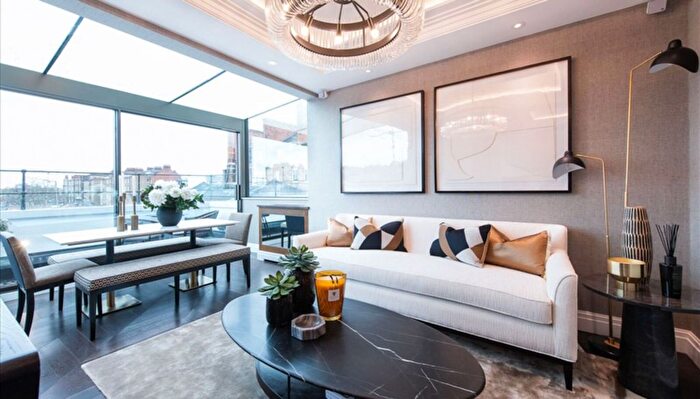 2 Bedroom Flat To Rent In Prince Of Wales Terrace, Kensington, London, W8