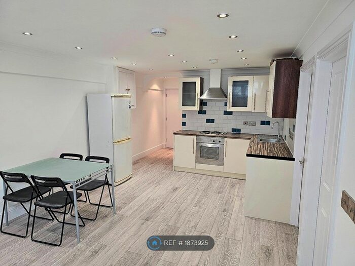 2 Bedroom Flat To Rent In London Street, Reading, RG1