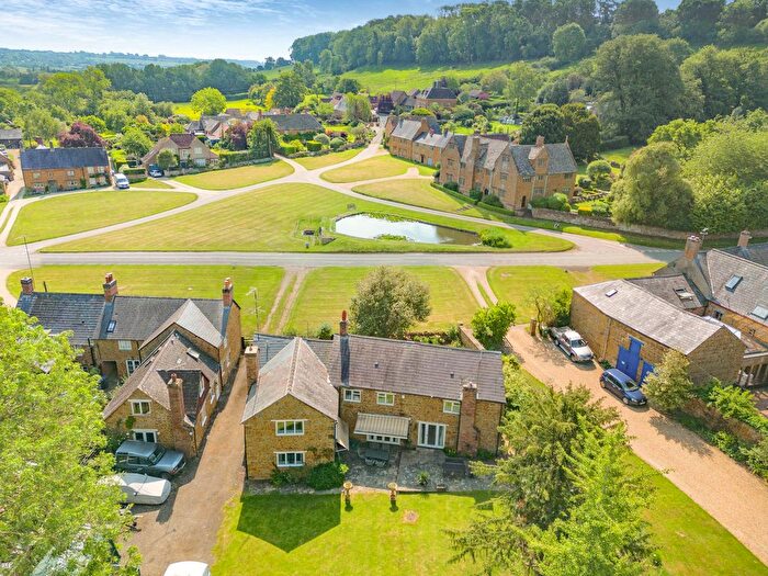 4 Bedroom Detached House For Sale In The Green Warmington Banbury, Oxfordshire, OX17