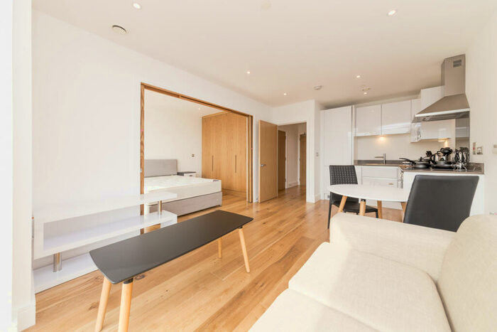 Apartment To Rent In Emily Street, Canning Town, London, E16