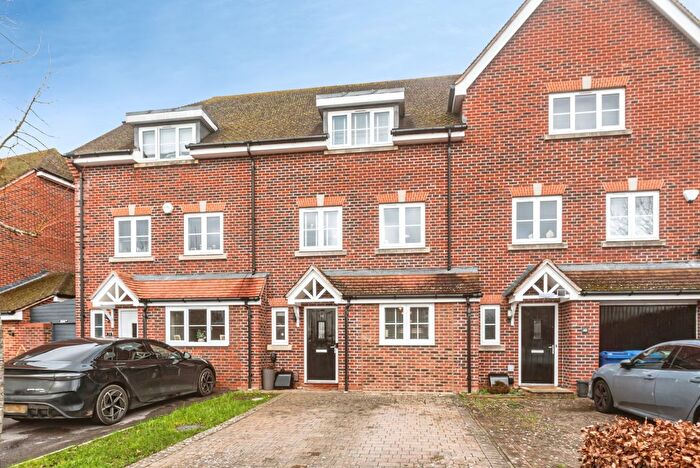 5 Bedroom Terraced House For Sale In Swift Fields, Bracknell, RG12