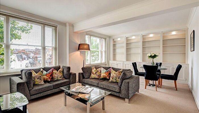 1 Bedroom Flat To Rent In Hill Street, London, W1J