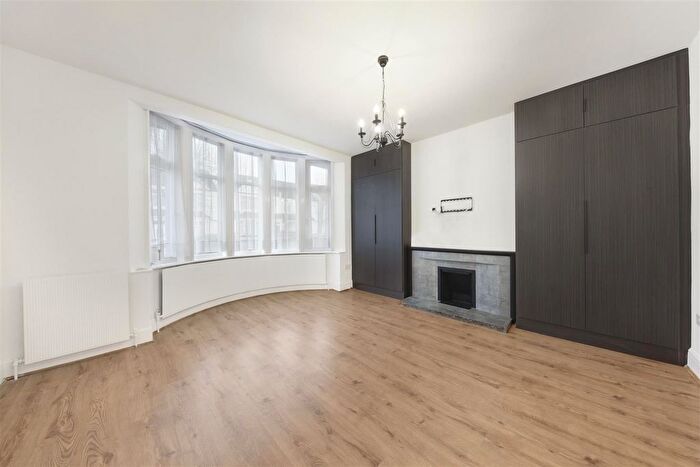 2 Bedroom Flat To Rent In Eagle Road, Wembley, HA0