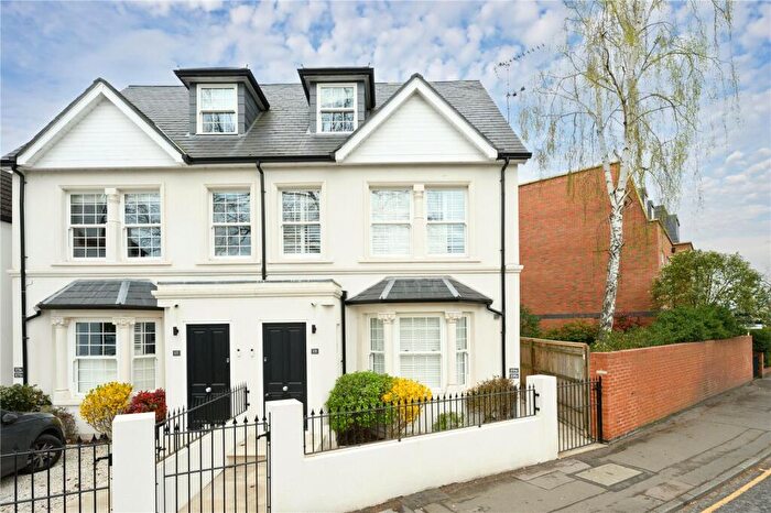 2 Bedroom Duplex For Sale In Thames Street, Weybridge, Surrey, KT13