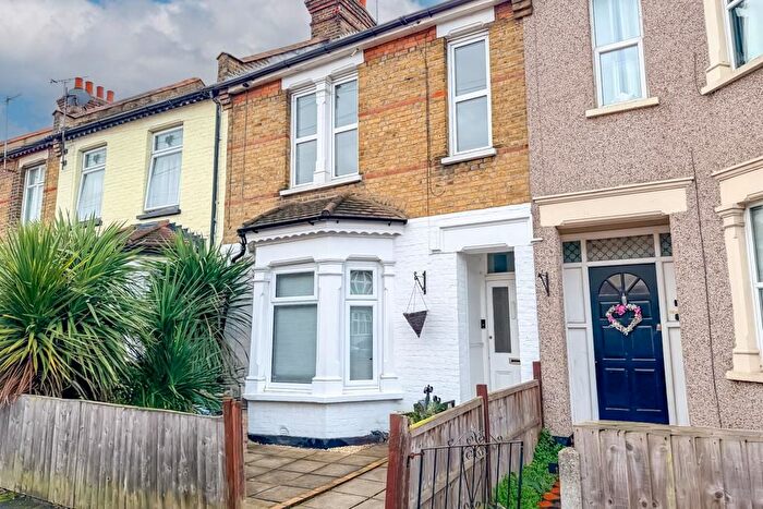 1 Bedroom Flat For Sale In Central Avenue, Southend-On-Sea, SS2