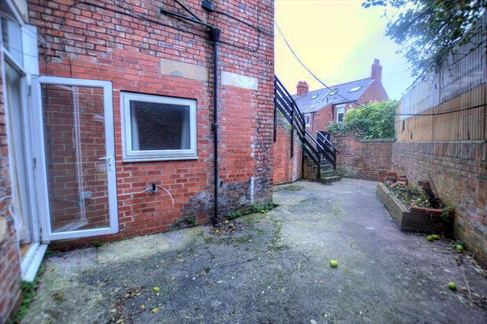 2 Bedroom Flat To Rent In Newlands Road, High West Jesmond, Newcastle Upon Tyne, NE2