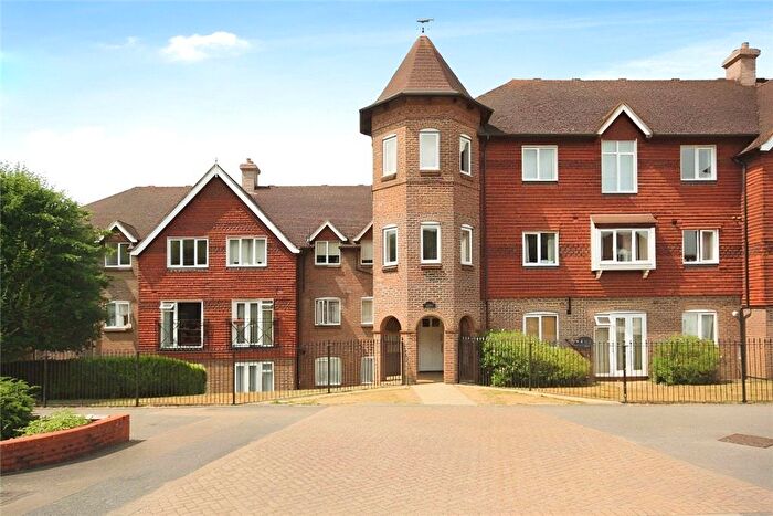 2 Bedroom Flat To Rent In Ockford Road, Godalming, GU7