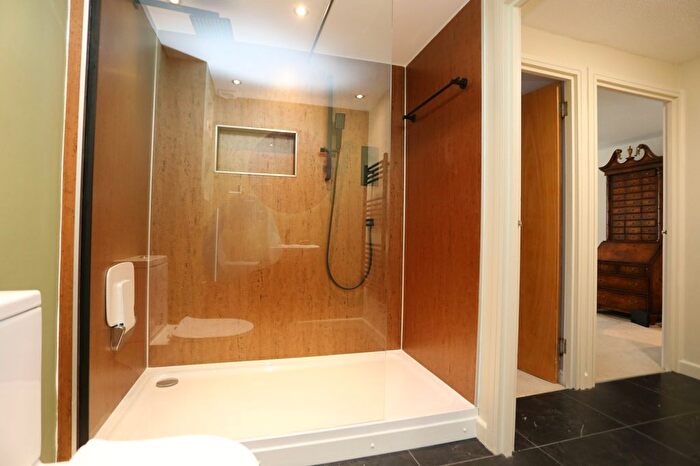 1 Bedroom Flat For Sale In Roman Row, Bishops Waltham, SO32