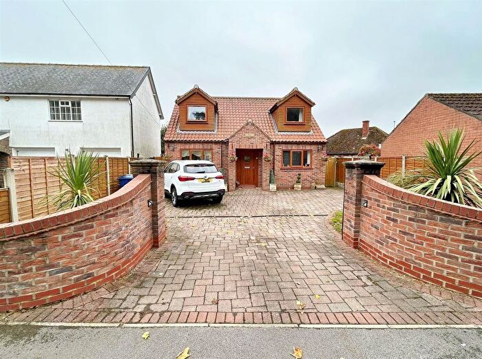 3 Bedroom Detached Bungalow For Sale In Sand Lane, Osgodby, Selby, YO8