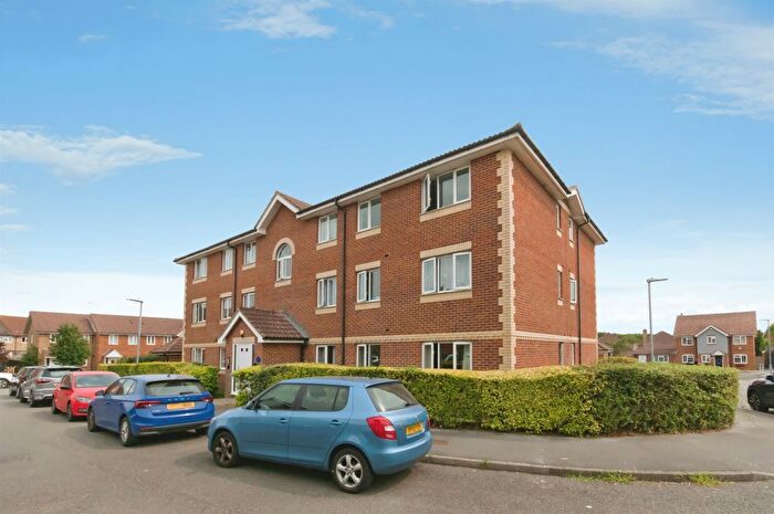 2 Bedroom Flat For Sale In Broad Oak Close, Eastbourne, BN23