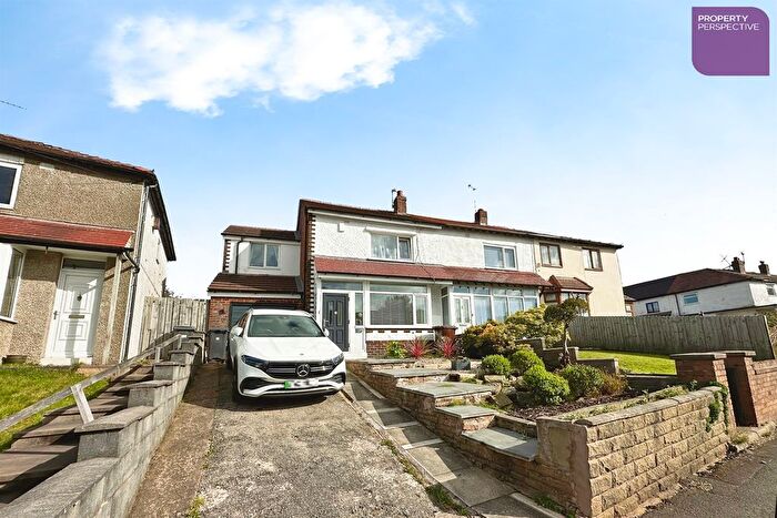 3 Bedroom Semi-Detached House For Sale In Bent Lane, PR25