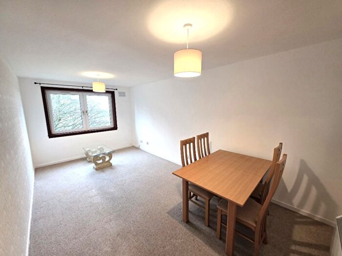 2 Bedroom Flat To Rent In Brierfield Terrace, Cornhill, Aberdeen, AB16