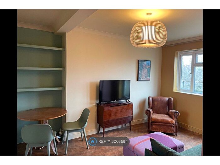 1 Bedroom Flat To Rent In Conant House, London, SE11