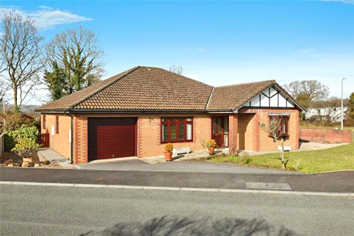 3 Bedroom Bungalow For Sale In Woodlands Park, Ammanford, Carmarthenshire, SA18