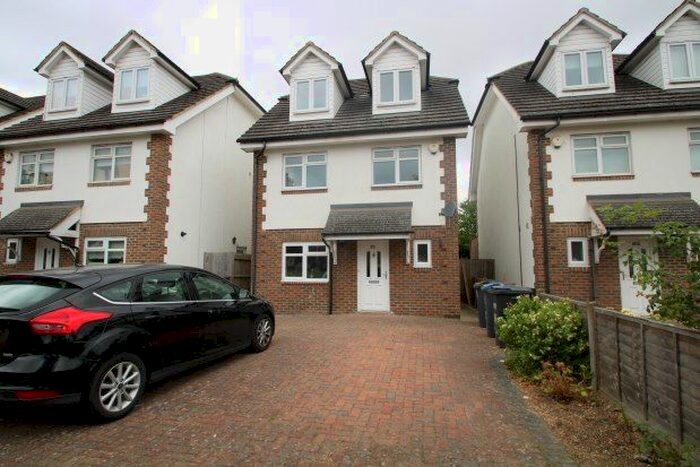 4 Bedroom Detached House To Rent In Orchard Avenue, Croydon, CR0
