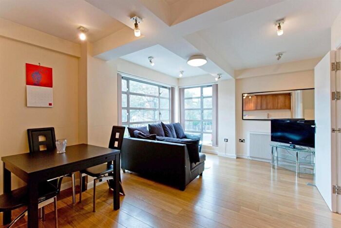 1 Bedroom Apartment To Rent In Kingsland Road, Shoreditch, E2