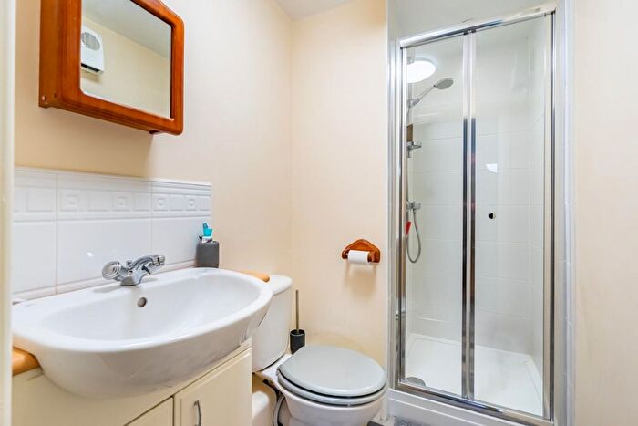 2 Bedroom Flat For Sale In Monument Close, York, YO24
