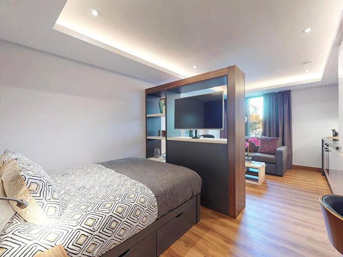 Apartment To Rent In Apt, Oasis Residence #, LS2
