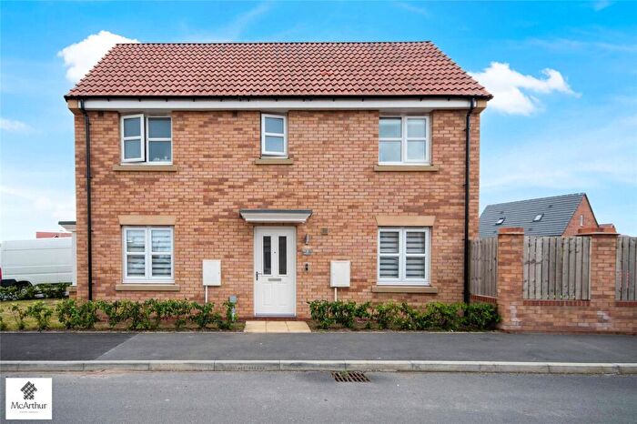 3 Bedroom Semi-Detached House For Sale In Kirkby Grove, Harworth & Bircotes, Doncaster, South Yorkshire, DN11
