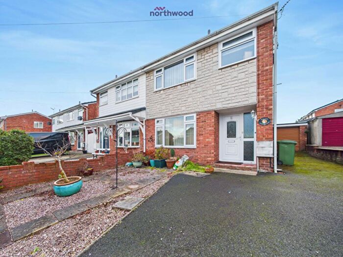 3 Bedroom Semi Detached House For Sale In Queensway, Gwersyllt, Wrexham, LL11