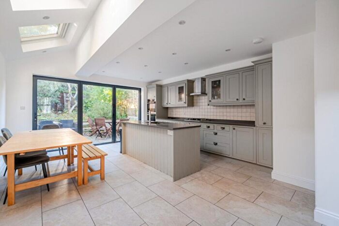 4 Bedroom House To Rent In Ravenswood Road, Balham, London, SW12