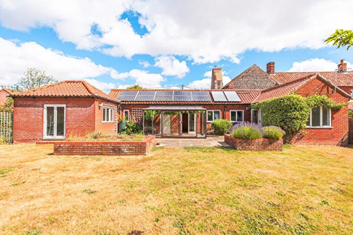 2 Bedroom Semi-Detached House For Sale In Grade Ii Listed Cottage In Hindolveston With . Acres (stms), NR20