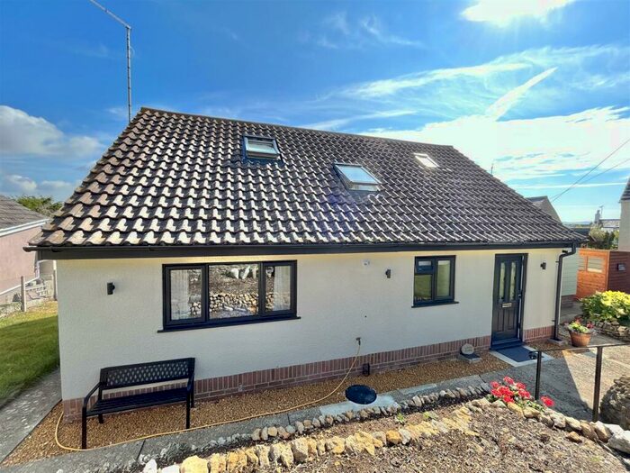 4 Bedroom Detached Bungalow To Rent In Shipton Road, Shipton Gorge, Bridport, DT6