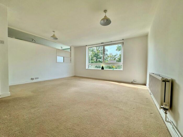 2 Bedroom Apartment To Rent In Rodwell Court, Hersham Road, Walton-On-Thames, KT12