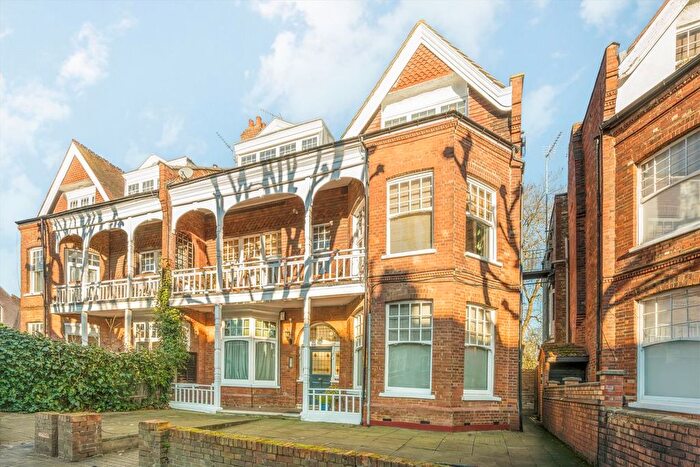 1 Bedroom Flat For Sale In Queens Avenue, London, N10