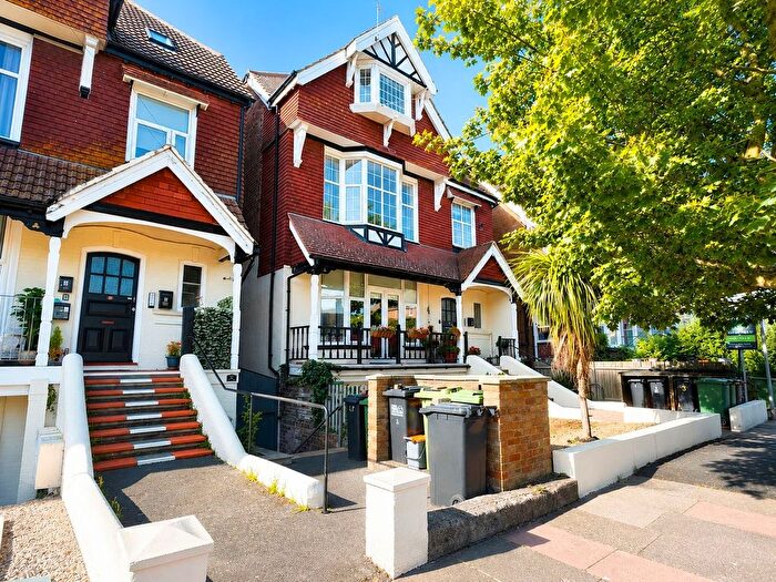 1 Bedroom Flat For Sale In Cantelupe Road, Bexhill On Sea, TN40