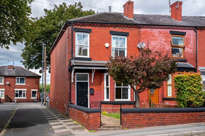 3 Bedroom End Of Terrace House For Sale In Mill Lane, Hyde, Greater Manchester, SK14