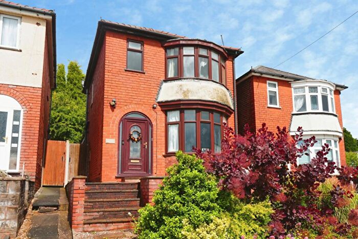 3 Bedroom Detached House For Sale In Corngreaves Road, Cradley Heath, B64