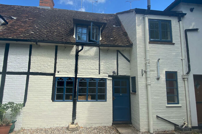 2 Bedroom Cottage To Rent In Reading Road, Wallingford, OX10