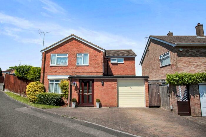 4 Bedroom House To Rent In West Hill, Dunstable, LU6