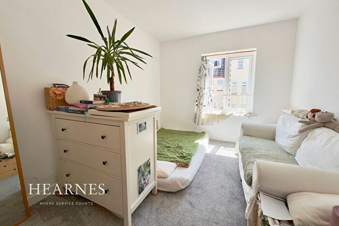 1 Bedroom Flat For Sale In Norwich Avenue West, Bournemouth, BH2