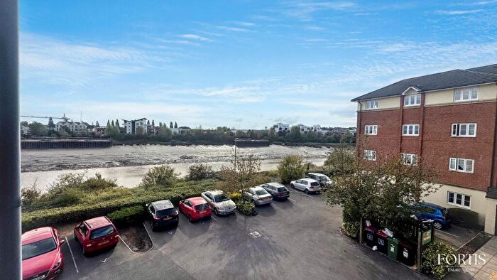 2 Bedroom Flat For Sale In Argosy Way, Newport, NP19