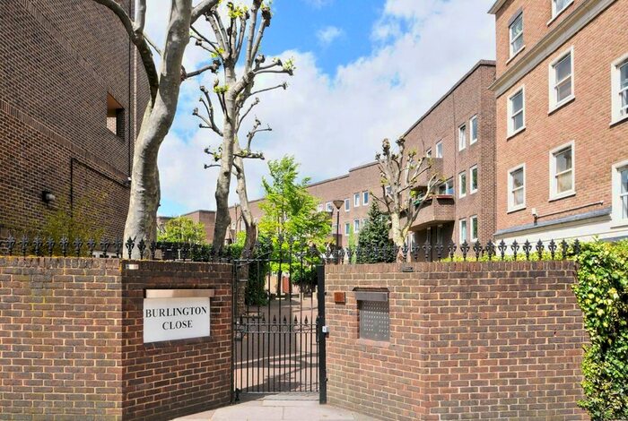 3 Bedroom Flat To Rent In Burlington Close, Maida Vale, London, W9