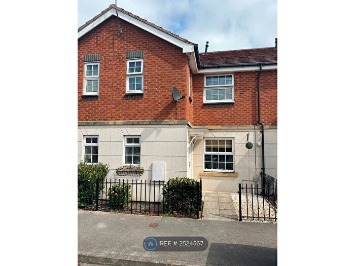 2 Bedroom End Of Terrace House To Rent In Millias Close, Brough, HU15