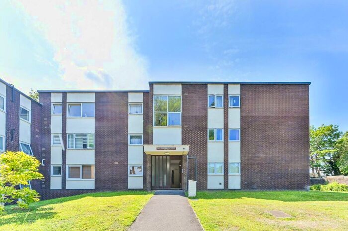 2 Bedroom Flat To Rent In Stanley Road, Sutton, Carshalton, SM5